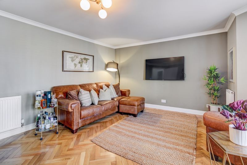 Property photo 3 of 15 Lounge