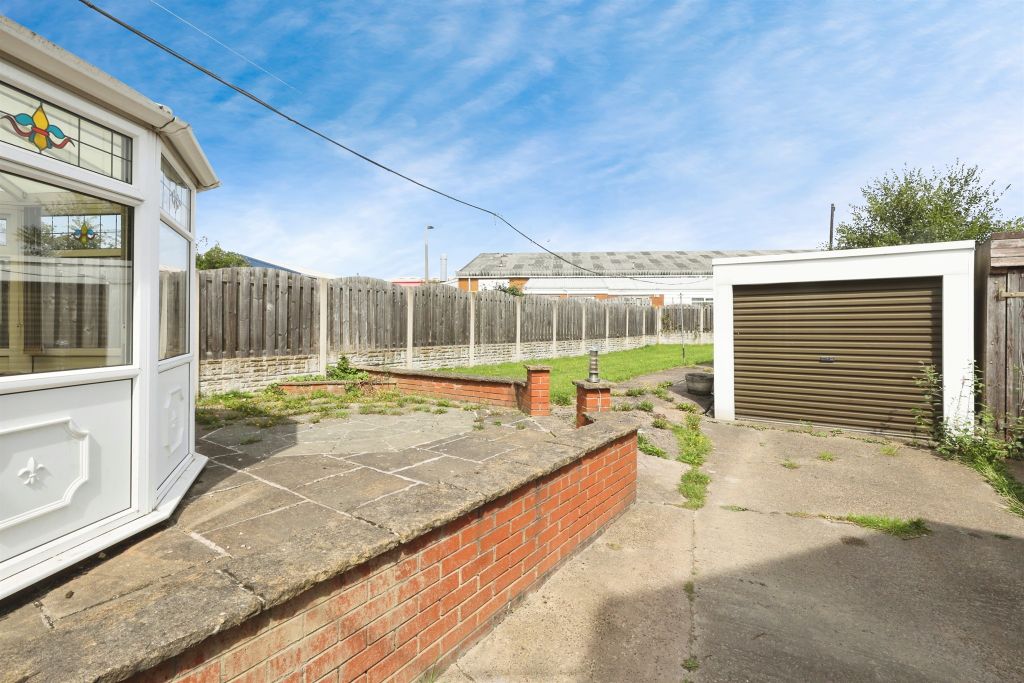 Property photo 2 of 20