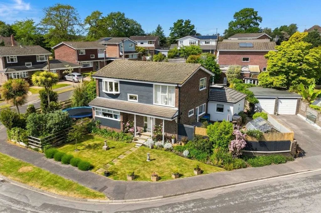 Property photo 1 of 34