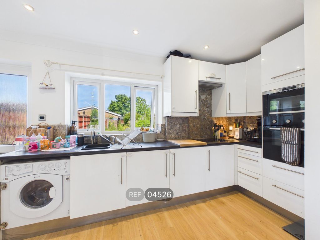 Property photo 3 of 14 Kitchen