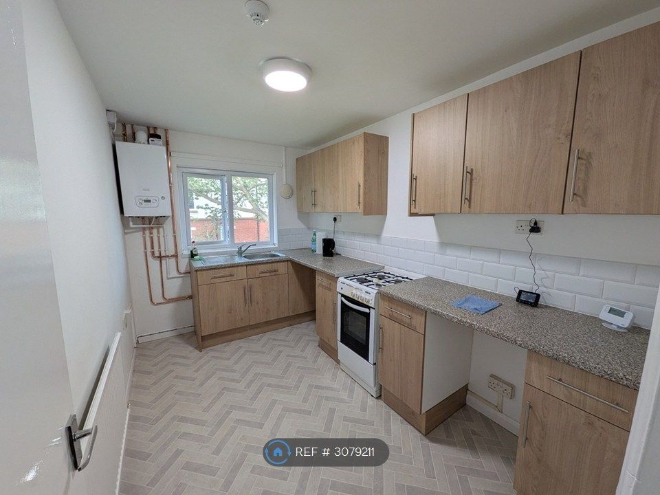 Property photo 1 of 14 Kitchen