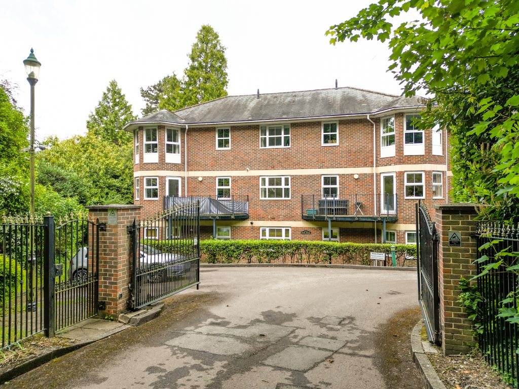 Property photo 1 of 20 Frost House, Chesham Road, Berkhamsted