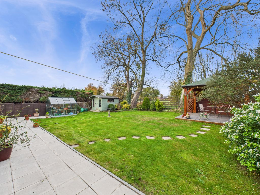 Property photo 3 of 22 Cam02536G0-Pr0021-Still034