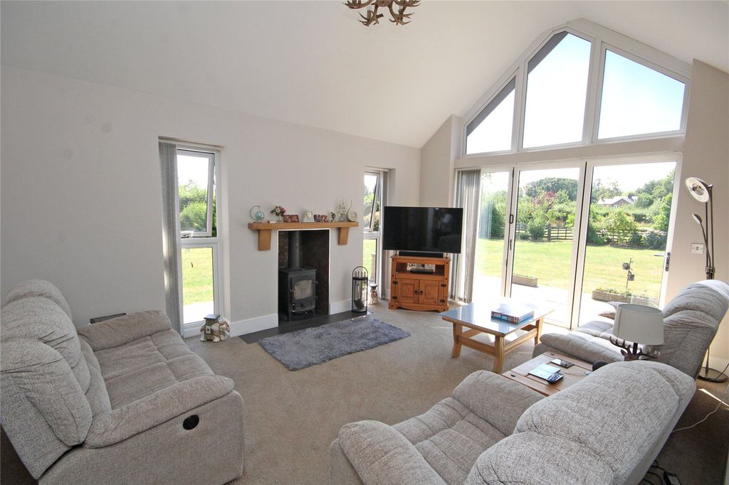 Property photo 3 of 17 Picture No. 07