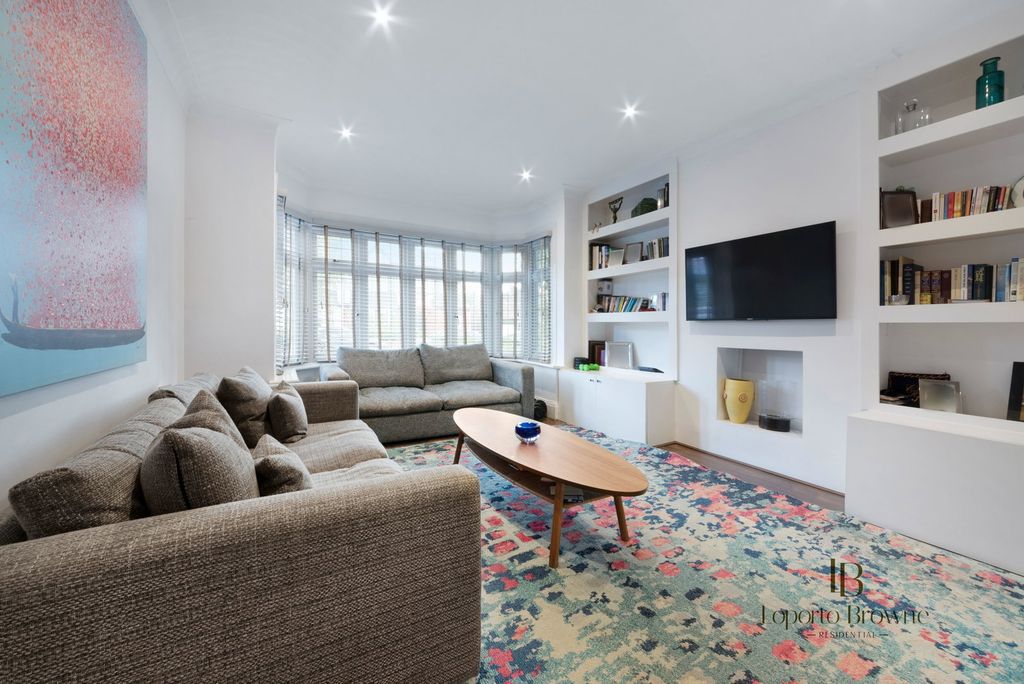 Property photo 3 of 31