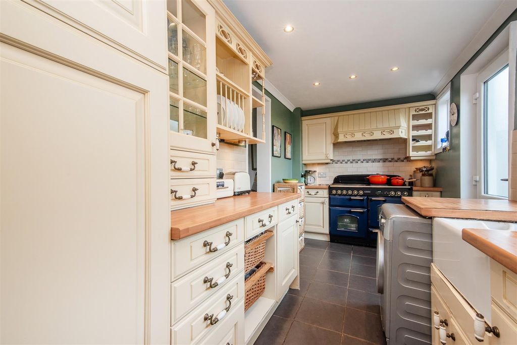 Property photo 2 of 22 Kitchen