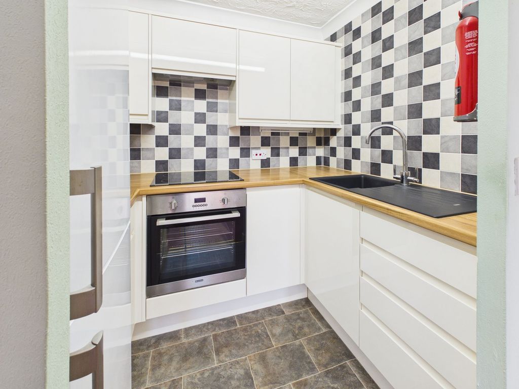 Property photo 3 of 17