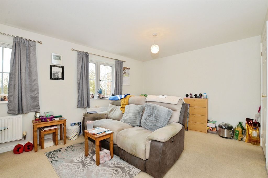 Property photo 3 of 13