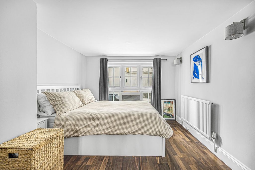 Property photo 3 of 24