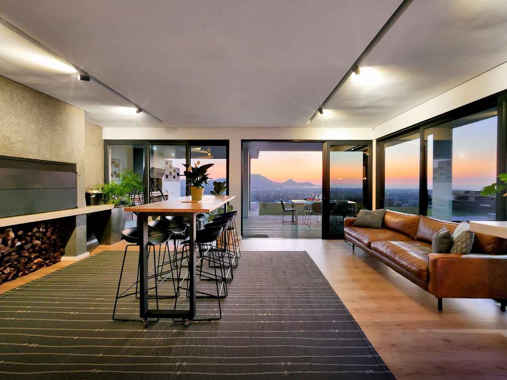 Property photo 1 of 50
