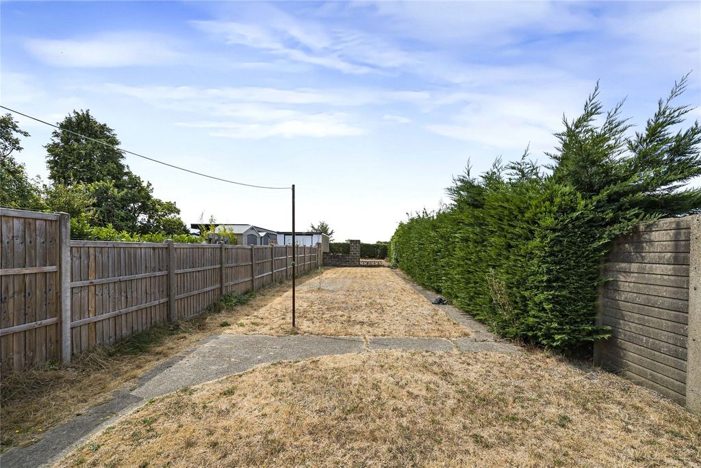 Property photo 2 of 22 Garden