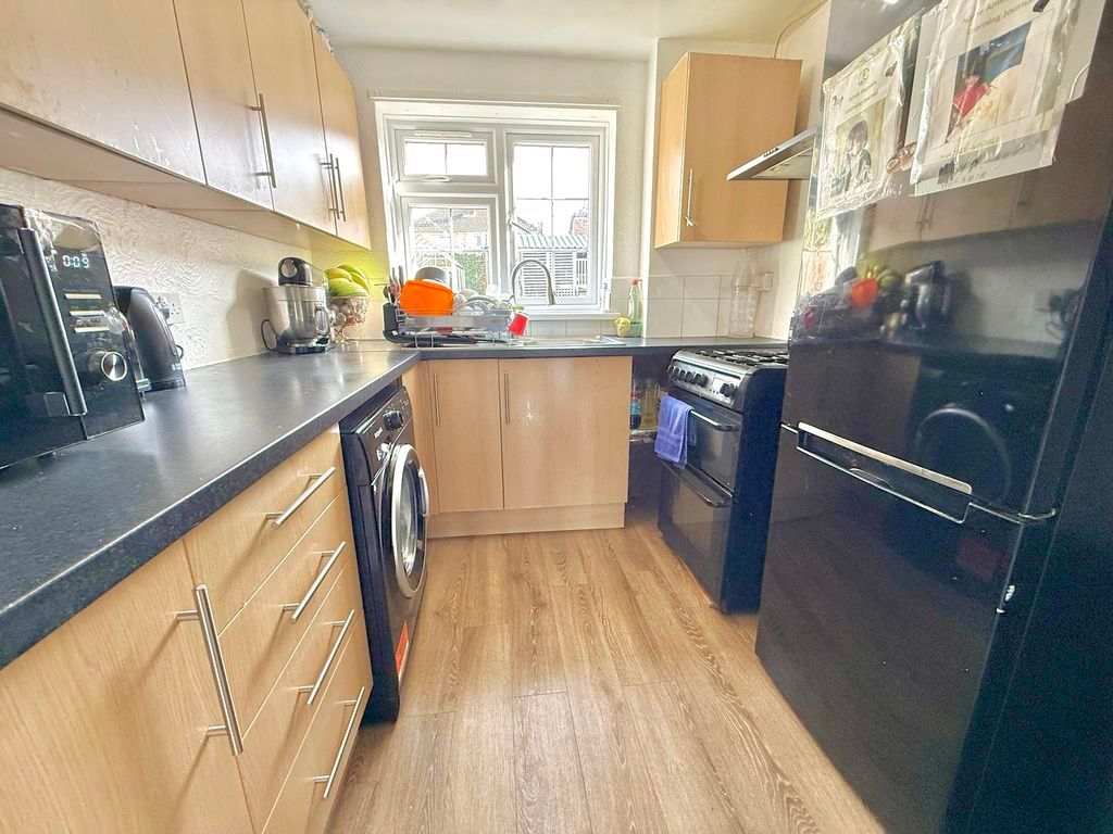 Property photo 2 of 13 Kitchen