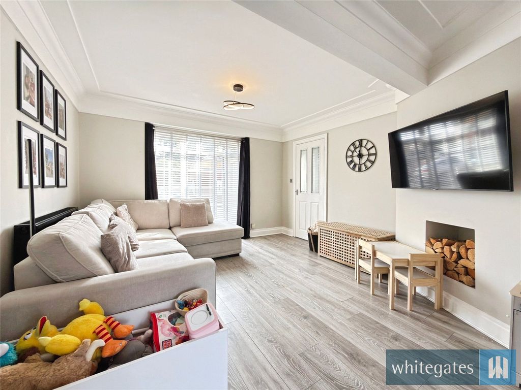 Property photo 3 of 18 Picture No. 06