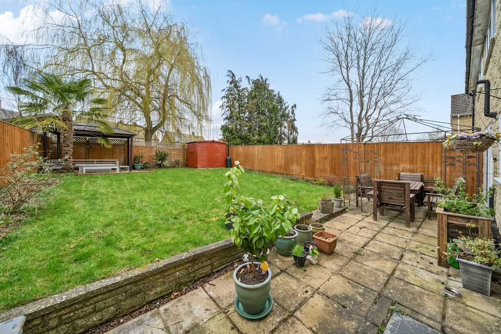 Property photo 2 of 12