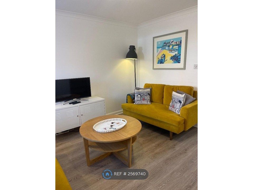 Property photo 2 of 15 Living Room