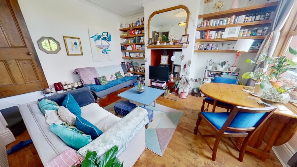 Property photo 1 of 10 Stanmore-Hill-10012021102735.Jpg