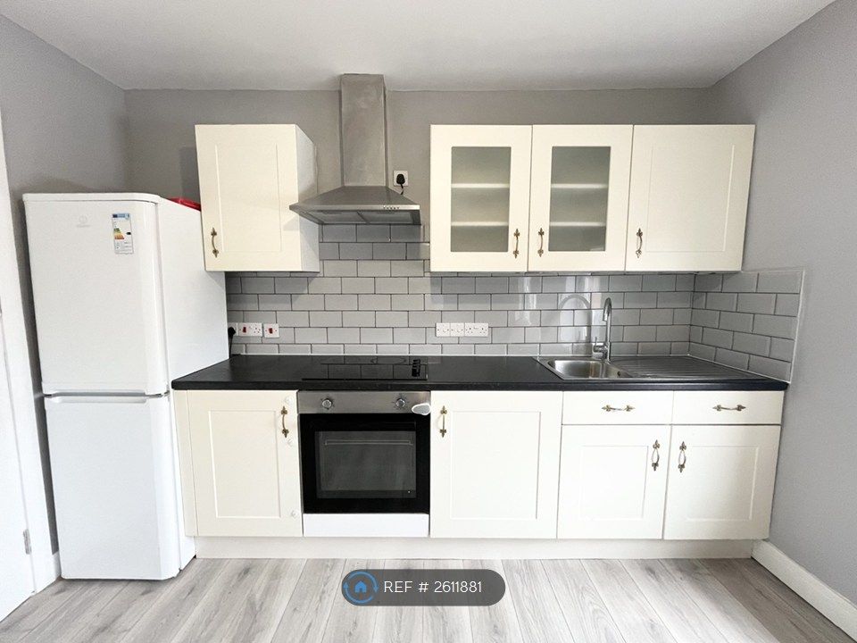 Property photo 1 of 10 Kitchen