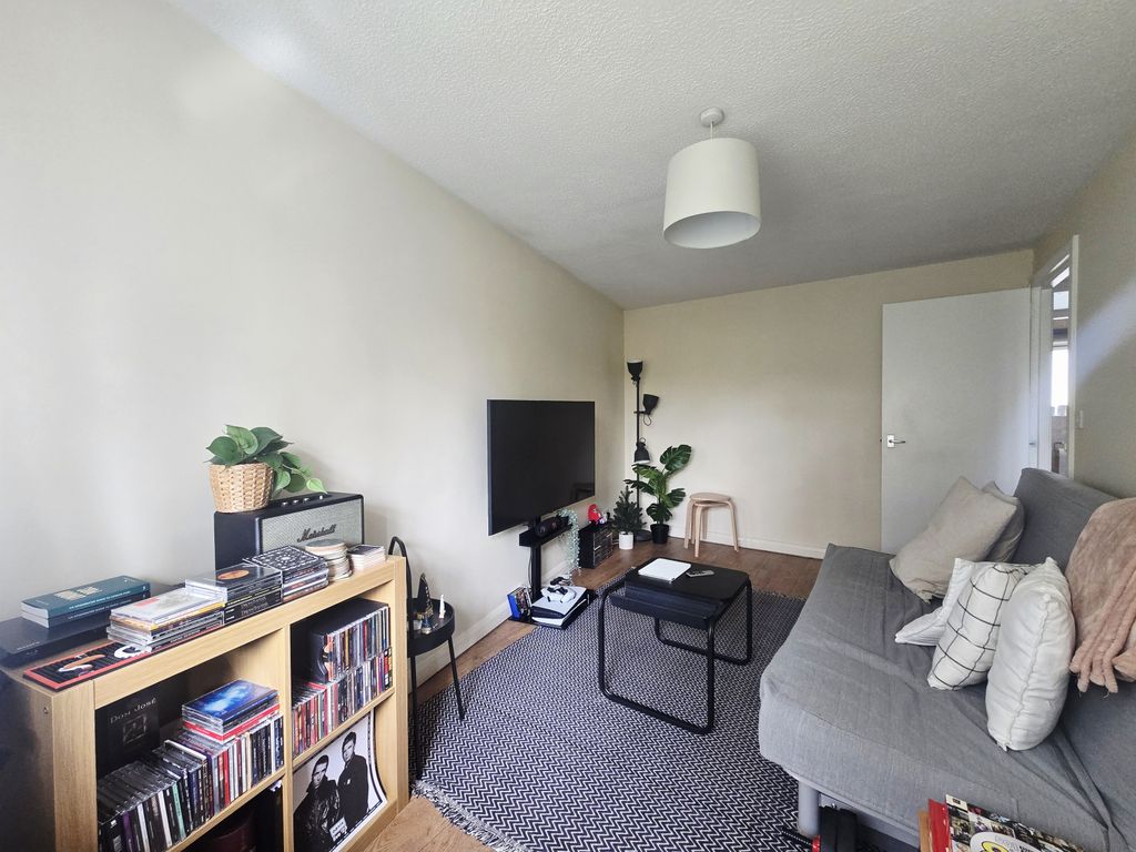 Property photo 2 of 11 Gallery