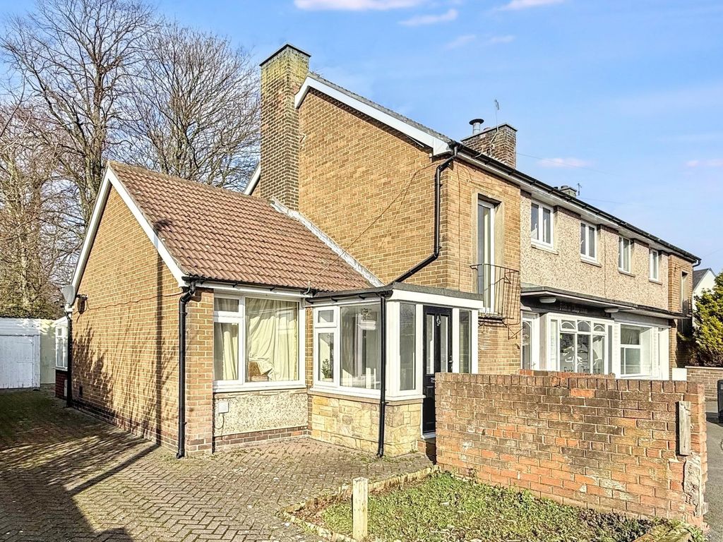 Property photo 1 of 28