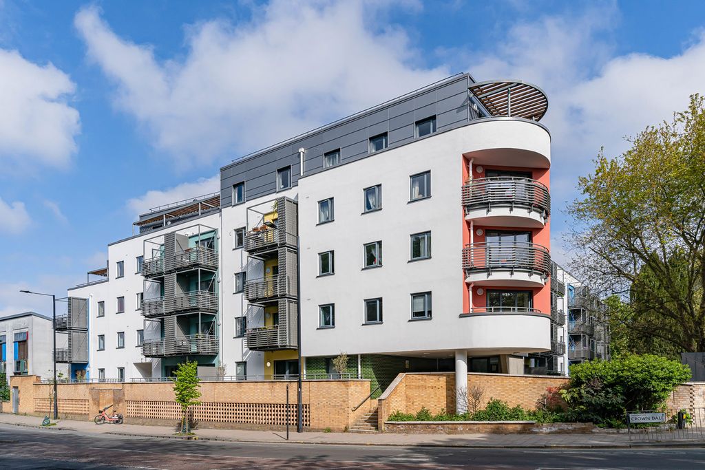 Property photo 1 of 18 Exterior