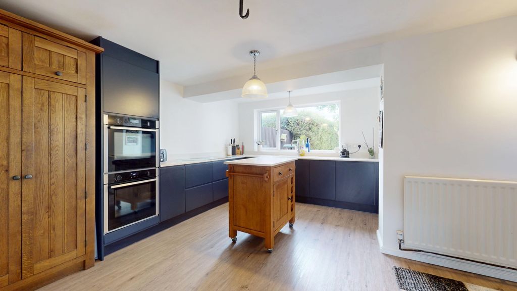 Property photo 2 of 31 4337642