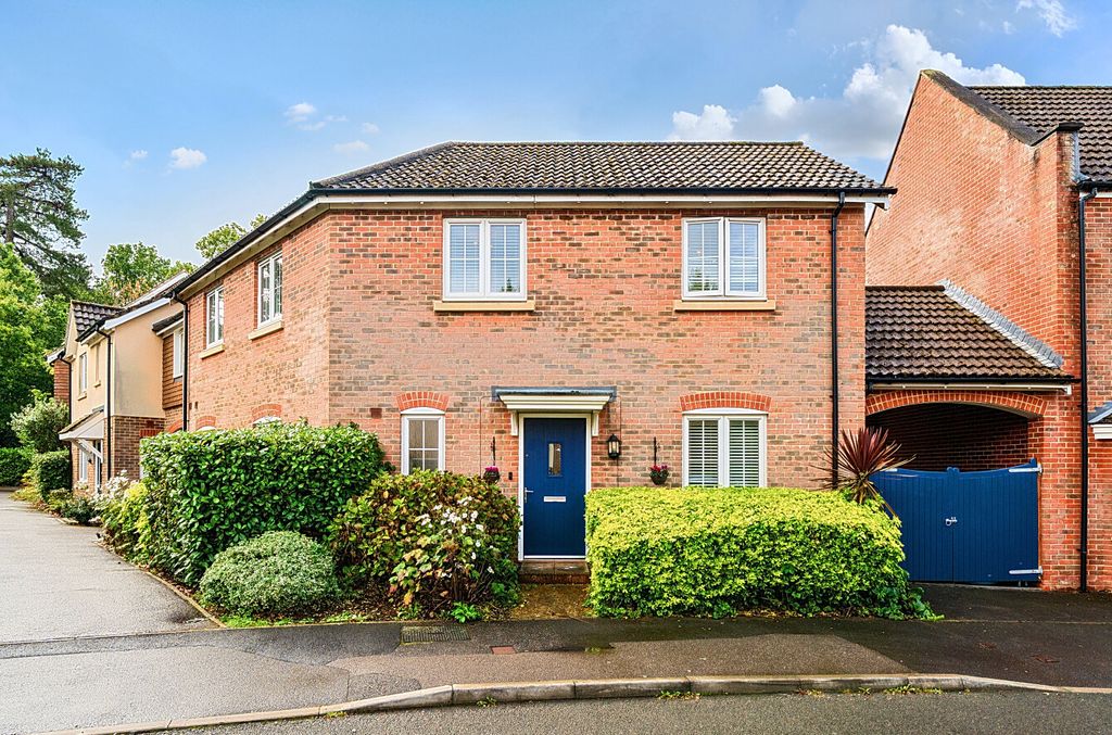 Property photo 1 of 14 1349720-19-68c176...
