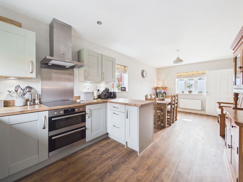 Property photo 3 of 27