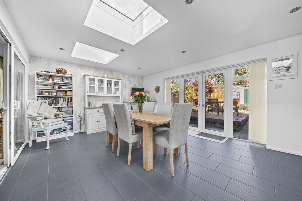 Property photo 3 of 16 Picture No. 11