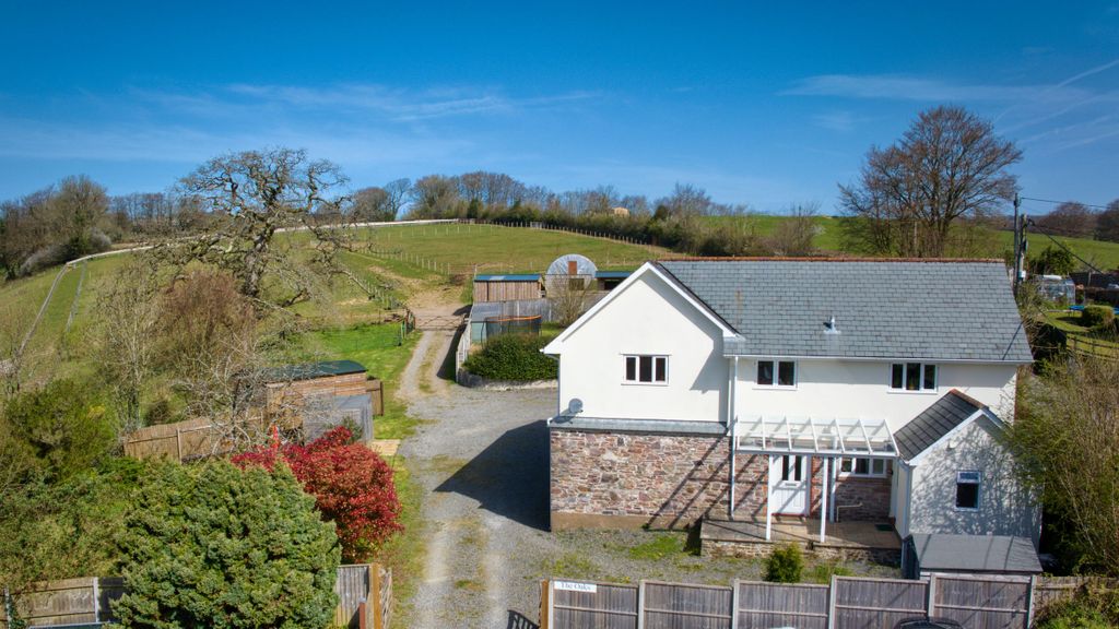 Property photo 2 of 29