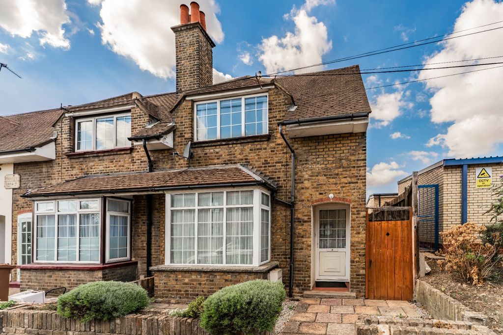 Property photo 1 of 15 5565681