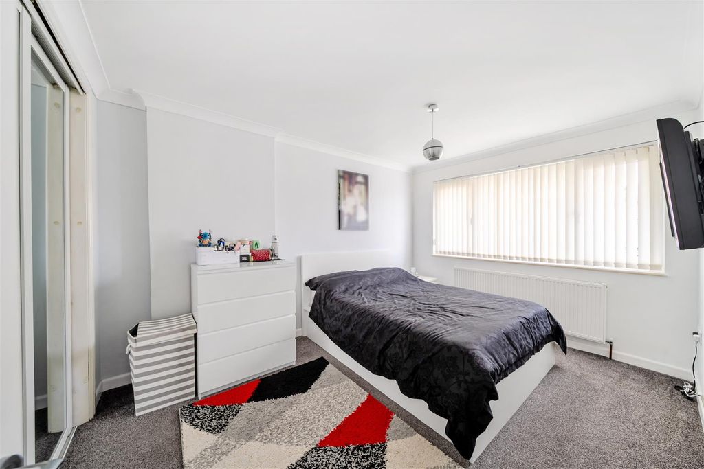 Property photo 3 of 22 1363071-14-68E78644324c4.Jpg