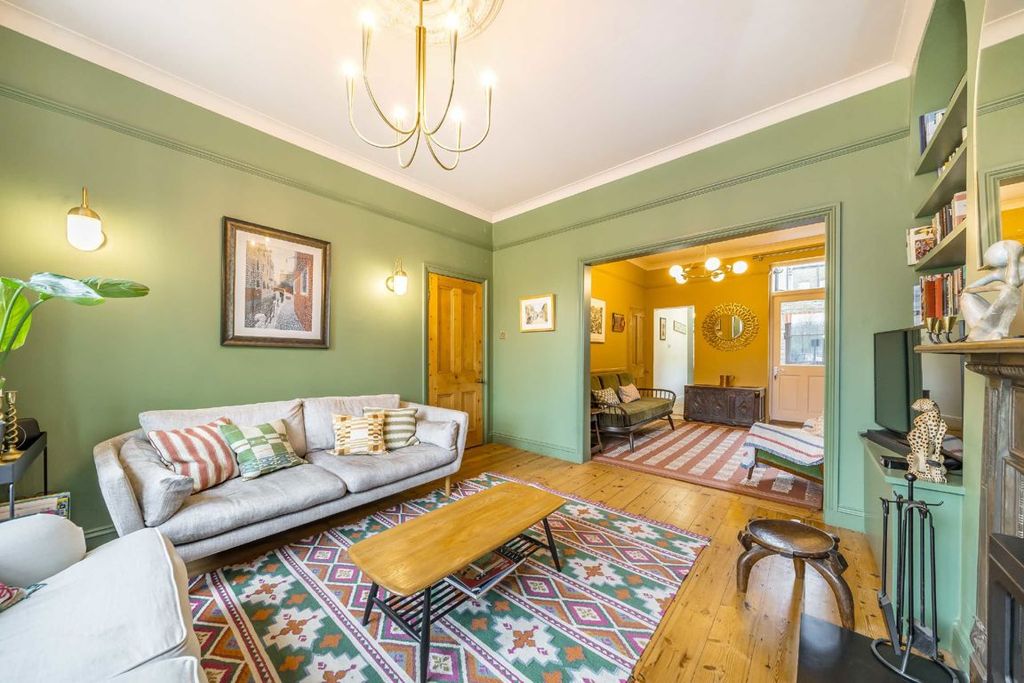 Property photo 2 of 9