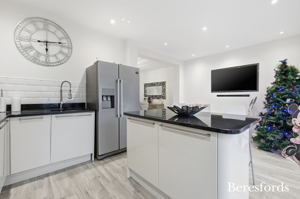 Property photo 3 of 19 Picture No. 05