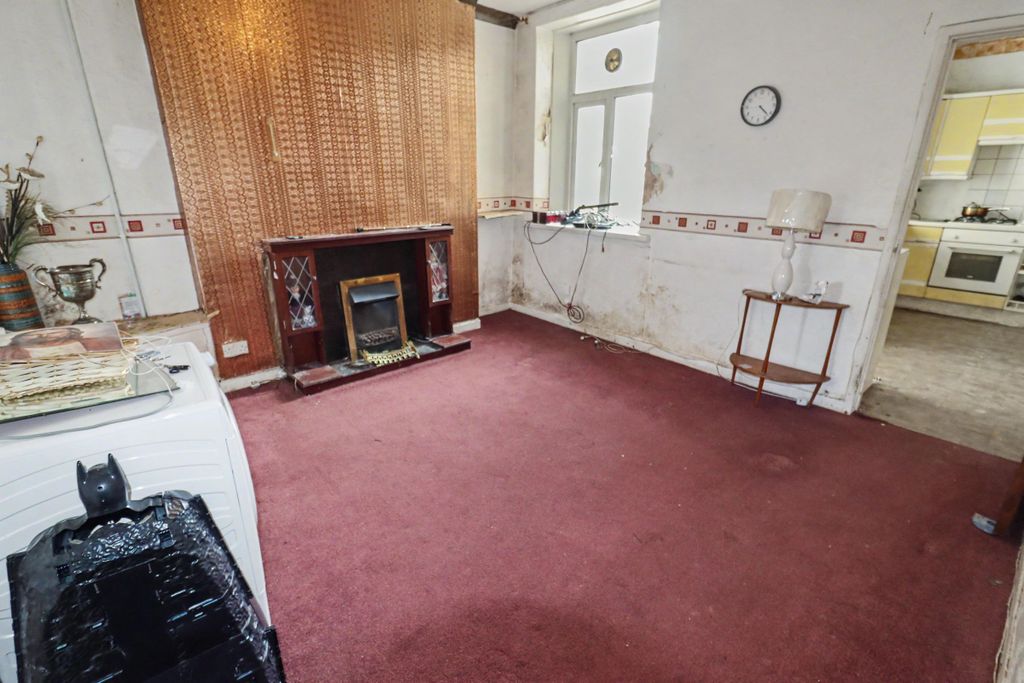 Property photo 3 of 10