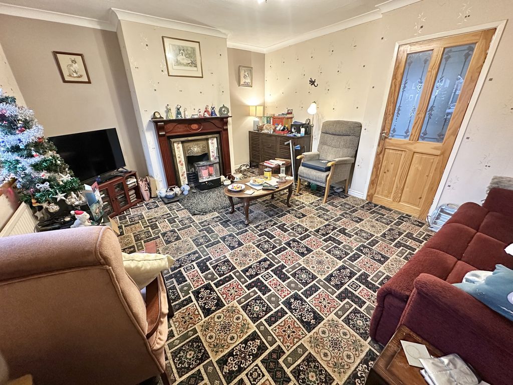 Property photo 2 of 26