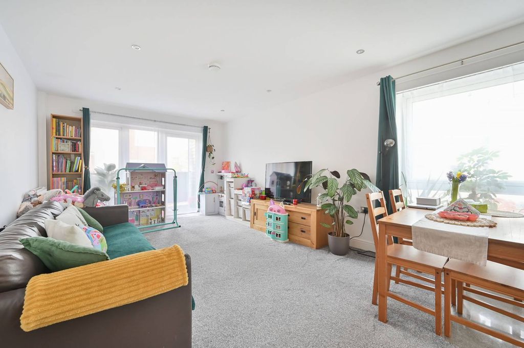 Property photo 3 of 14