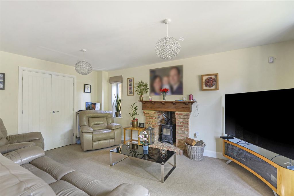 Property photo 3 of 27 232Abull03.Jpg