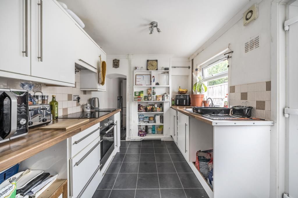 Property photo 2 of 20 Kitchen