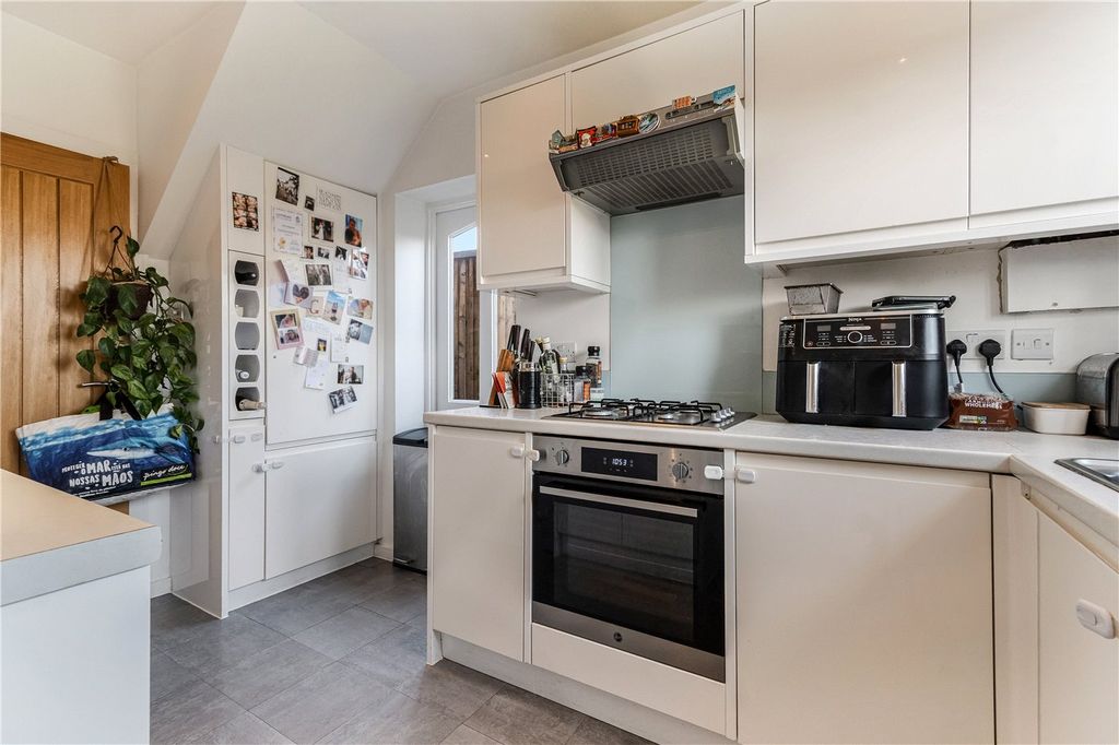Property photo 3 of 14 Kitchen