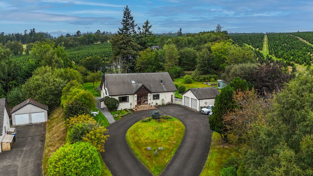 Property photo 1 of 37 Dji_20250903115844_0415_D-2-Edit