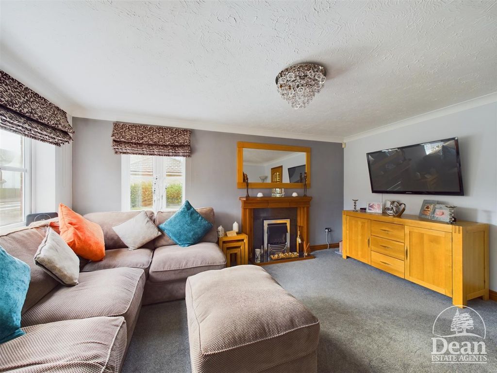 Property photo 3 of 19