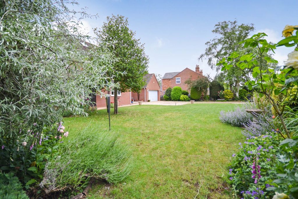 Property photo 2 of 29
