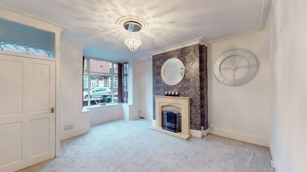 Property photo 2 of 15 Lounge