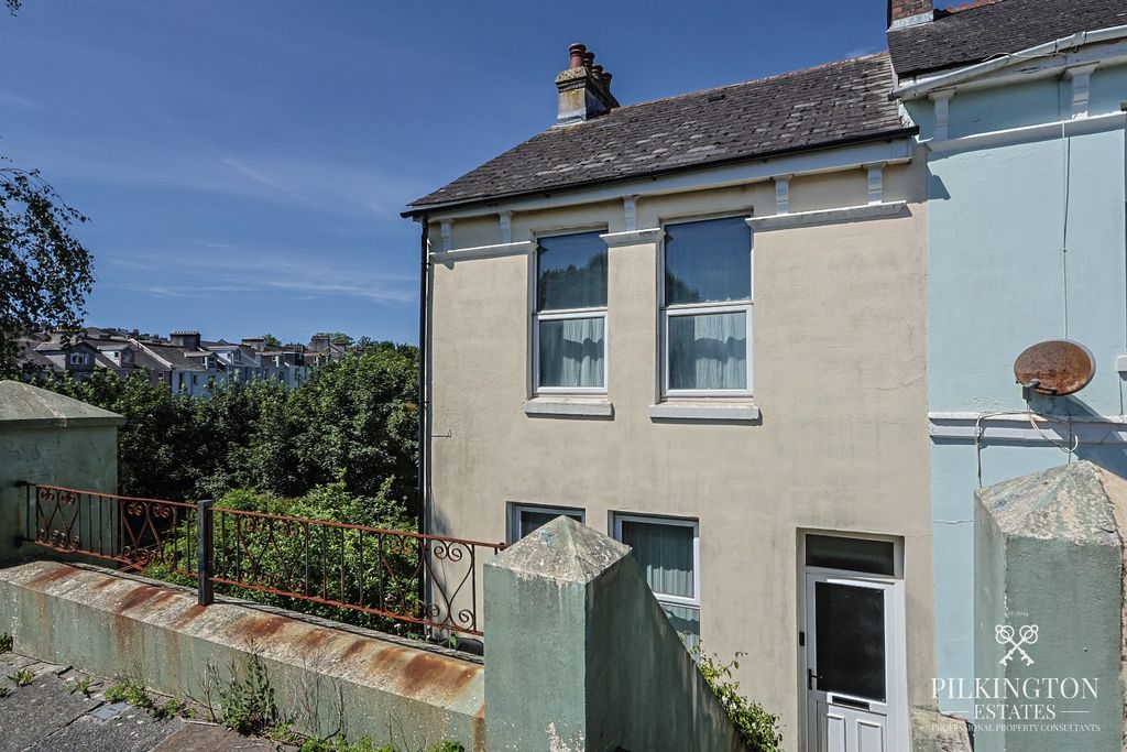 Property photo 1 of 14 5227780