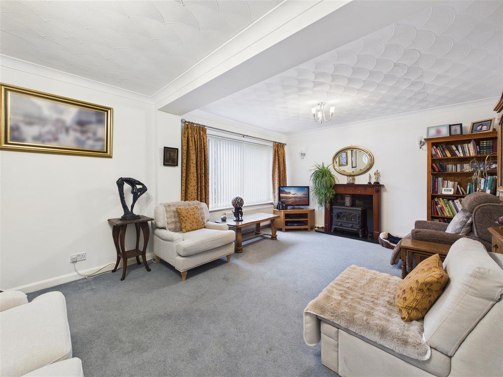 Property photo 3 of 22 Cam05476G0-Pr0113-Still014.Jpg