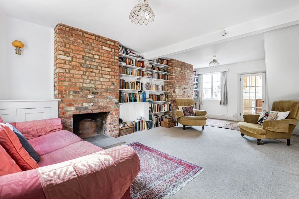 Property photo 2 of 16