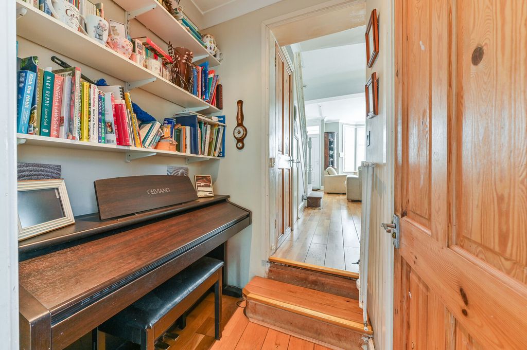 Property photo 2 of 19