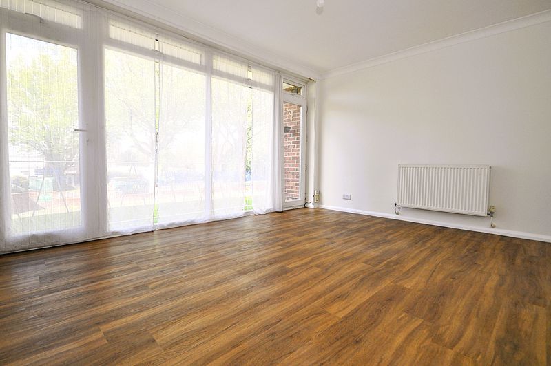 Property photo 1 of 10 Photo 8