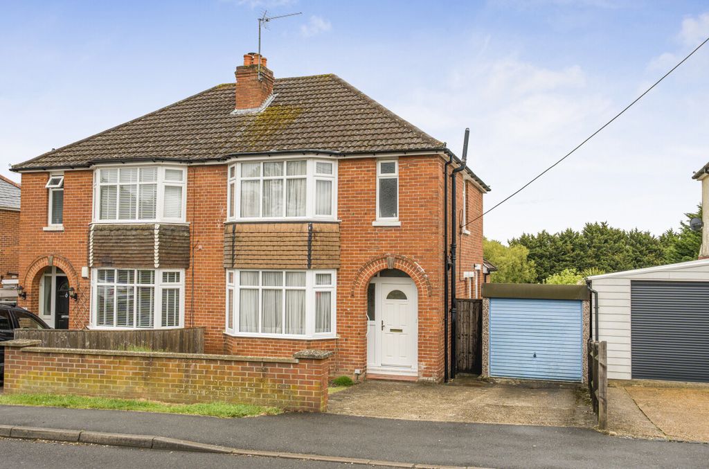 Property photo 1 of 12 1463649-15-6A0B28...