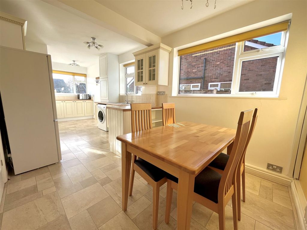 Property photo 3 of 22 Kitchen